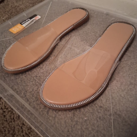 Elegant Women's Sandals with Rhinestone Detail - Picture 5 of 5